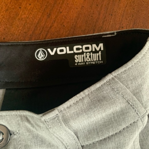 VOLCOM surf&turf 4 way stretch shorts - Picture 4 of 5